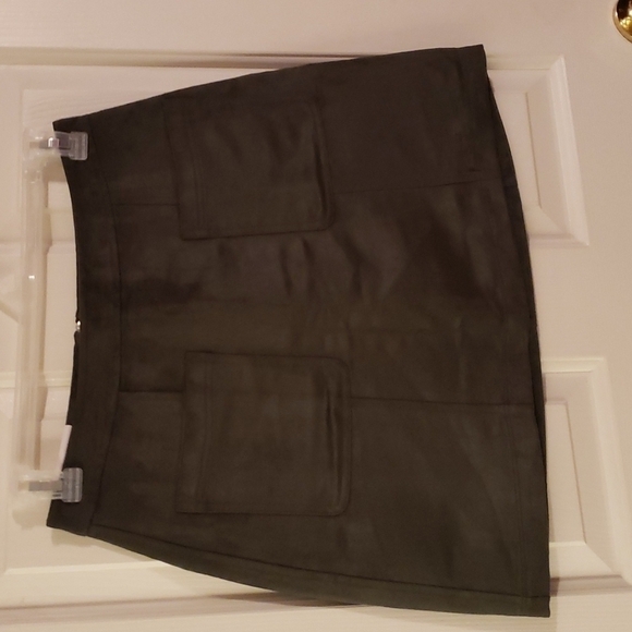 Old Navy Royal Pine Faux Suede Mini Skirt NWT - Picture 3 of 10